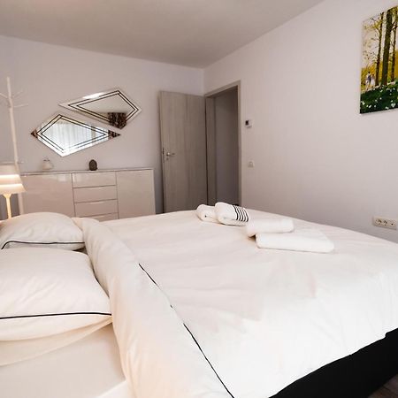 Transylvanian Apt. w/ lrg. terrace&parking - KarpatenHaus Brașov Exterior foto