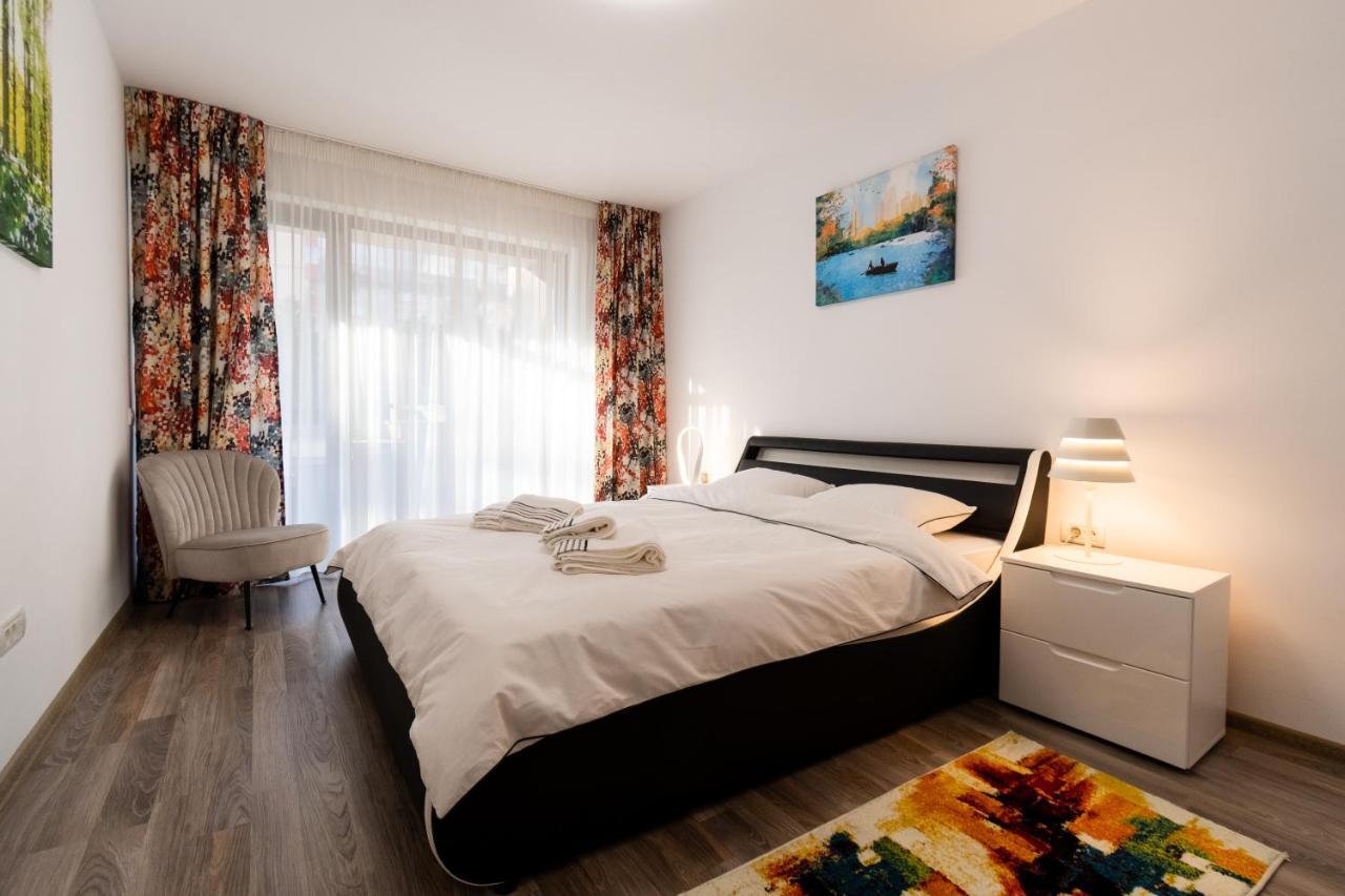 Transylvanian Apt. w/ lrg. terrace&parking - KarpatenHaus Brașov Exterior foto